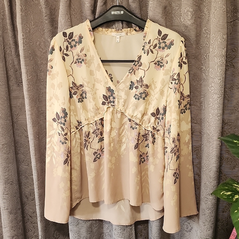 Maurices Cream and Blue Floral Blouse
